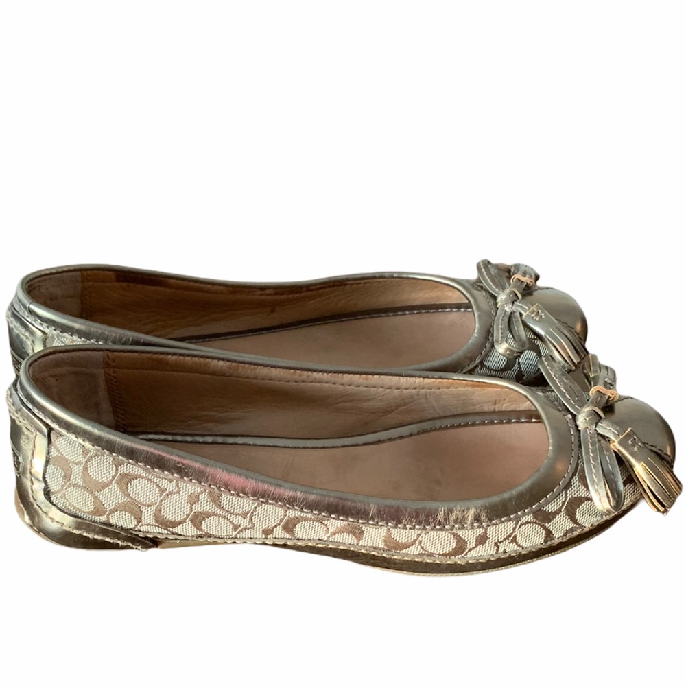 COACH Sophia Gold Logo Bow Tasseled Loafers sz 8